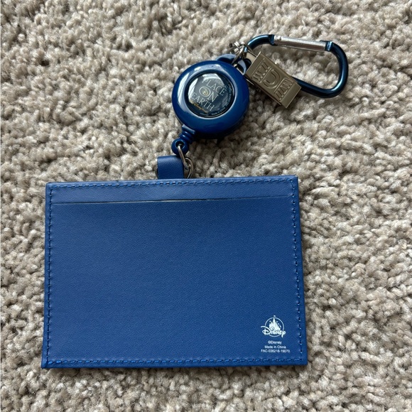 Disney Parks Cinderella Castle Blue ID Retractable Reel Badge Holder - Picture 2 of 2